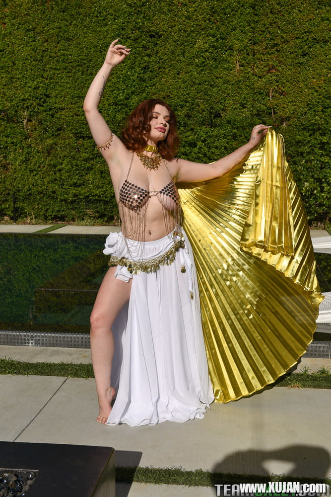 Annabel Redd Busty Babes Rule The World - Photo #391770