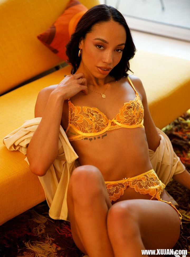 Alexis Tae nude - Photo #392950