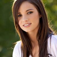 Madison Morgan strips off her trendy outfit outside