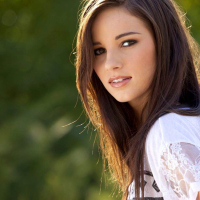 Madison Morgan strips off her trendy outfit outside