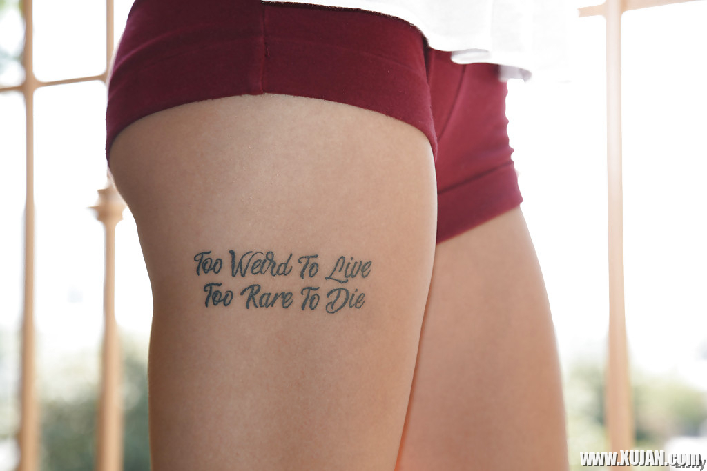 Voluptuous young amateur Uma Jolie spreading her gorgeous legs - Photo #401800