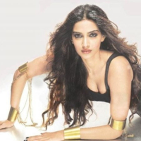 Emily Willis looks like Sonam Kapoor
