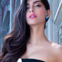 Emily Willis looks like Sonam Kapoor
