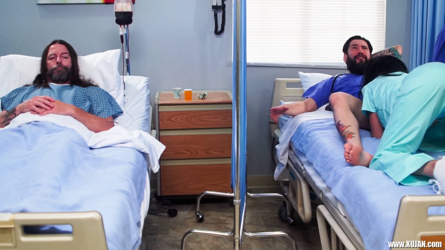 Busty doctor Savannah Sixx fucks her patient - Photo #436194