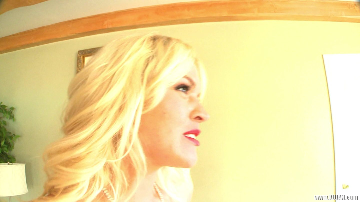 Curvy blondie Krissy Lynn knows how to handle a BBC - Photo #437225