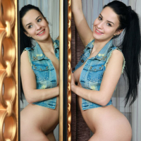 Lola Marron showing her sexy Body in denim Jacket