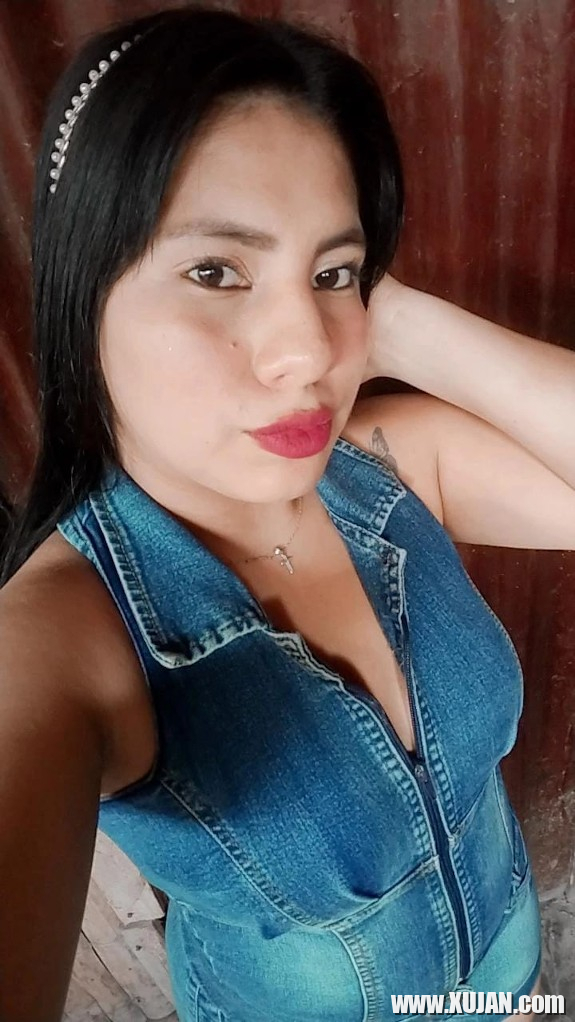 MIS LABIOS ROJOS COMO UNA MANZANA QUE SE PUEDEN MORDER Y LOS PUEDES SABOREA - Photo #439333