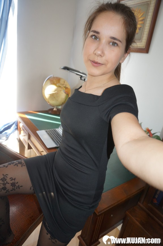Longhaired teen loves to pose and take nudes - Photo #441779