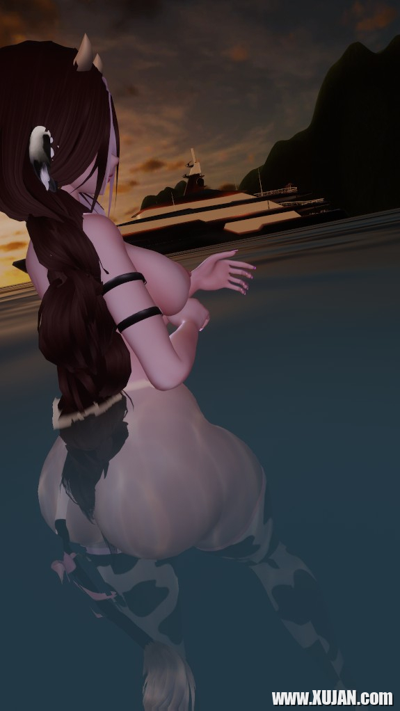Erina Lilly on the beach - Photo #442477