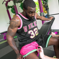 Curvy milf Melanie Hicks enjoys getting banged by a black shaft at the gym