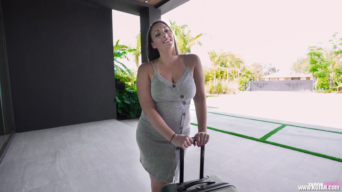 Curvy stepmom Melanie Hicks enjoys getting assfucked and facialized in pov - Photo #454855