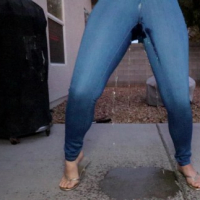 Sinn Sage pissing her jeans and cumming omorashi pee desperation