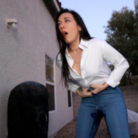 Sinn Sage pissing her jeans and cumming omorashi pee desperation