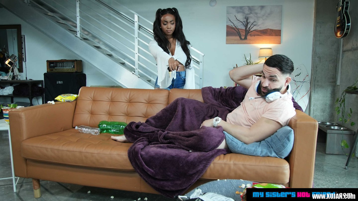 Hot babe Lily Starfire gets pumped hard and deep with a white dick - Photo #457867