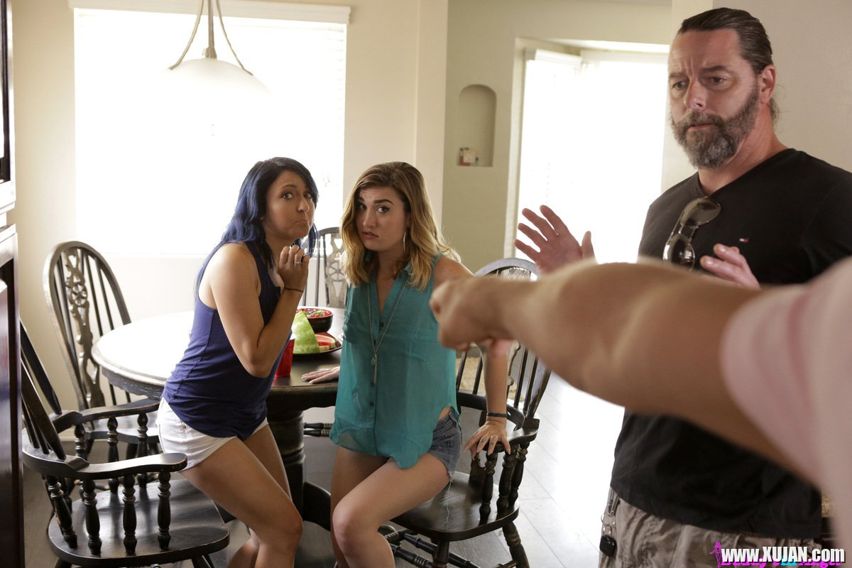 Kinky stepdaughter Whitney Wright fucking her stepdad in the kitchen - Photo #460310