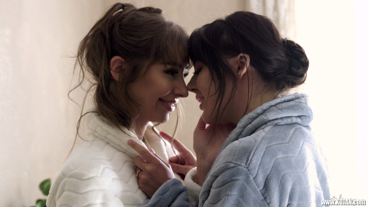 Whitney Wright makes love with hot babe Tommy King in the bathtub - Photo #460549