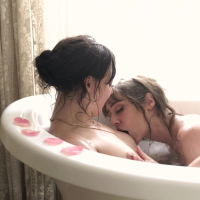 Whitney Wright makes love with hot babe Tommy King in the bathtub