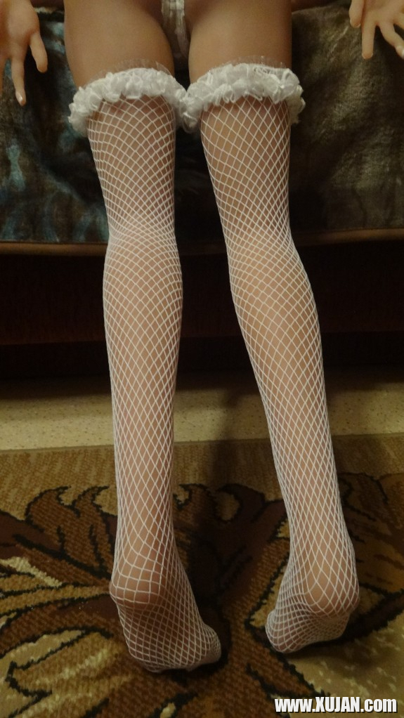 Doll in white lingerie and stockings - Photo #474786