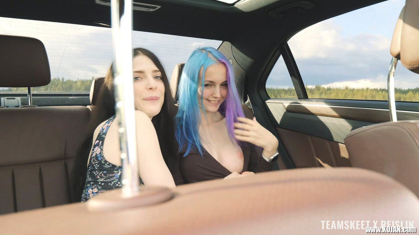 Sia Siberia and Little Reislin exposed on backseat - Photo #479199