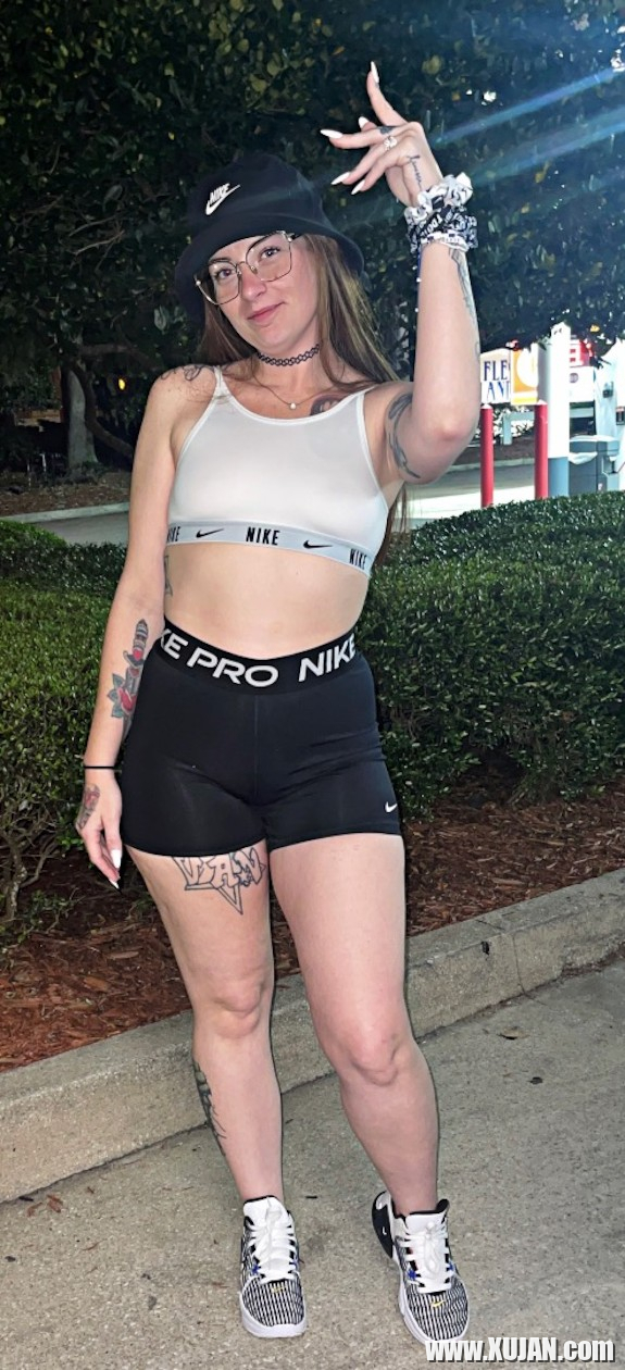 BEFORE THE PUSSY POUNDING - Photo #483990