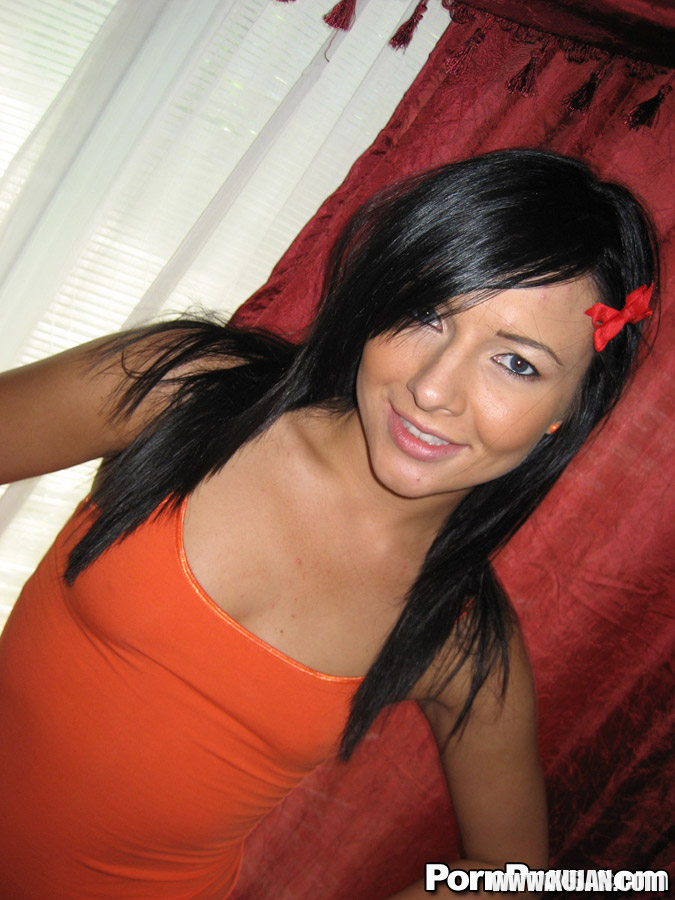 Amateur girlfriend Ashli Orion shows her slender body and tiny tits - Photo #485892