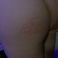 Ejriosonn aynqan uzhgin harvatsum e Hubbyrsquos Ass in or toghnum e Handprints