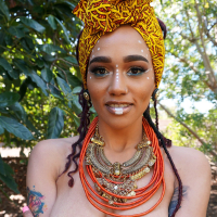 Exotic Chick Julie Kay reveals her slim nude Body