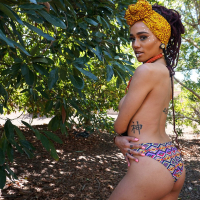 Exotic Chick Julie Kay reveals her slim nude Body