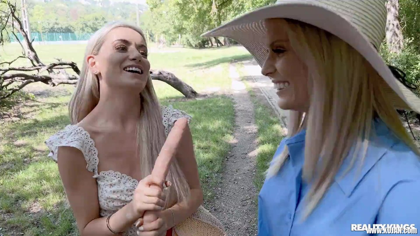 Horny roommates Candee Licious and Emilly Bellex making lesbian fun - Photo #487234