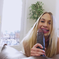 KHLOE KAPRI LOVES BLACK DICKS