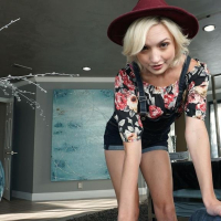 Eliza Jane slides huge Dong in her tight Pussy