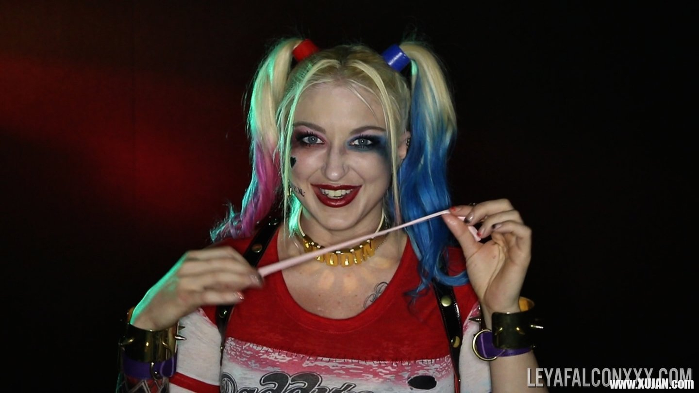 Wild blondie Leya Falcon getting down and dirty - Photo #505360