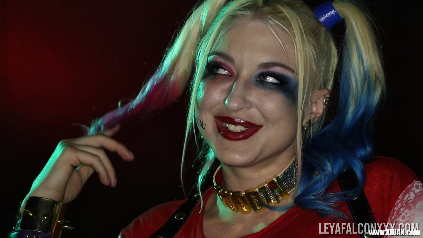 Wild blondie Leya Falcon getting down and dirty - Photo #505367