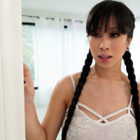 Horny Serena Blair scissoring with hot asian doll Jade Kush