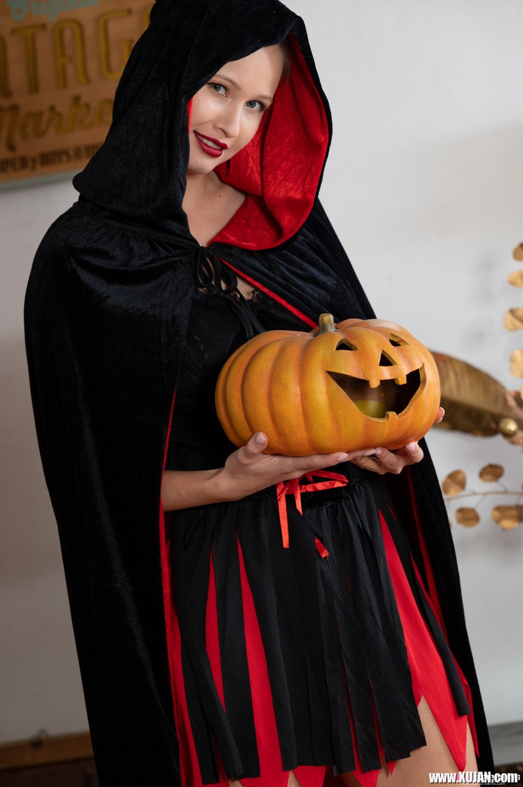 Lovely girl Stella Cardo puts on her new costume for Halloween - Photo #511329