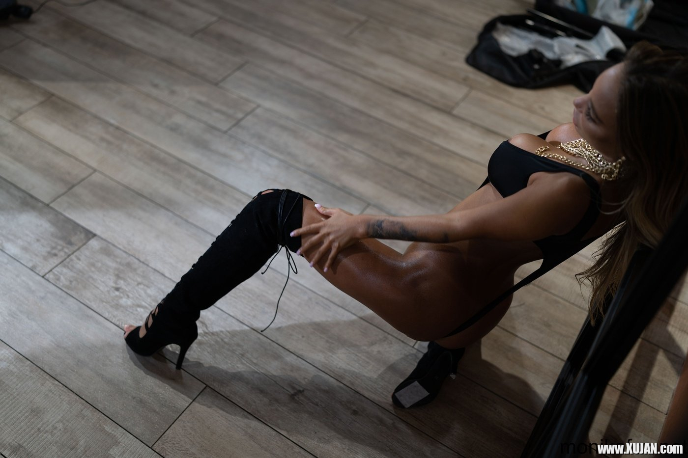 Irresistible chick Monika Fox puts her amazing figure on display - Photo #512756