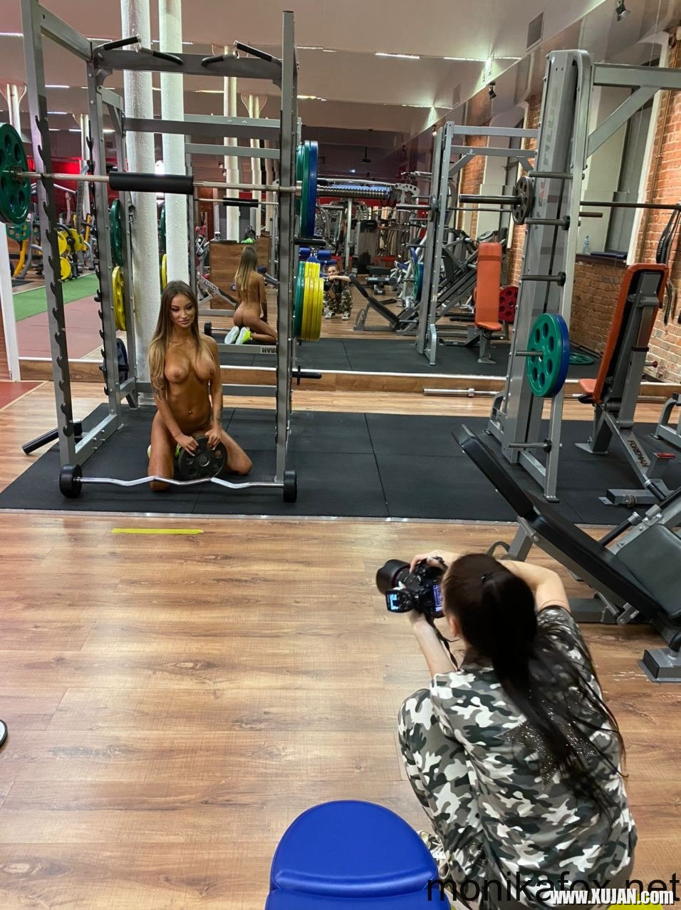 Hot babe Monika Fox loves working out completely naked in the gym - Photo #512791