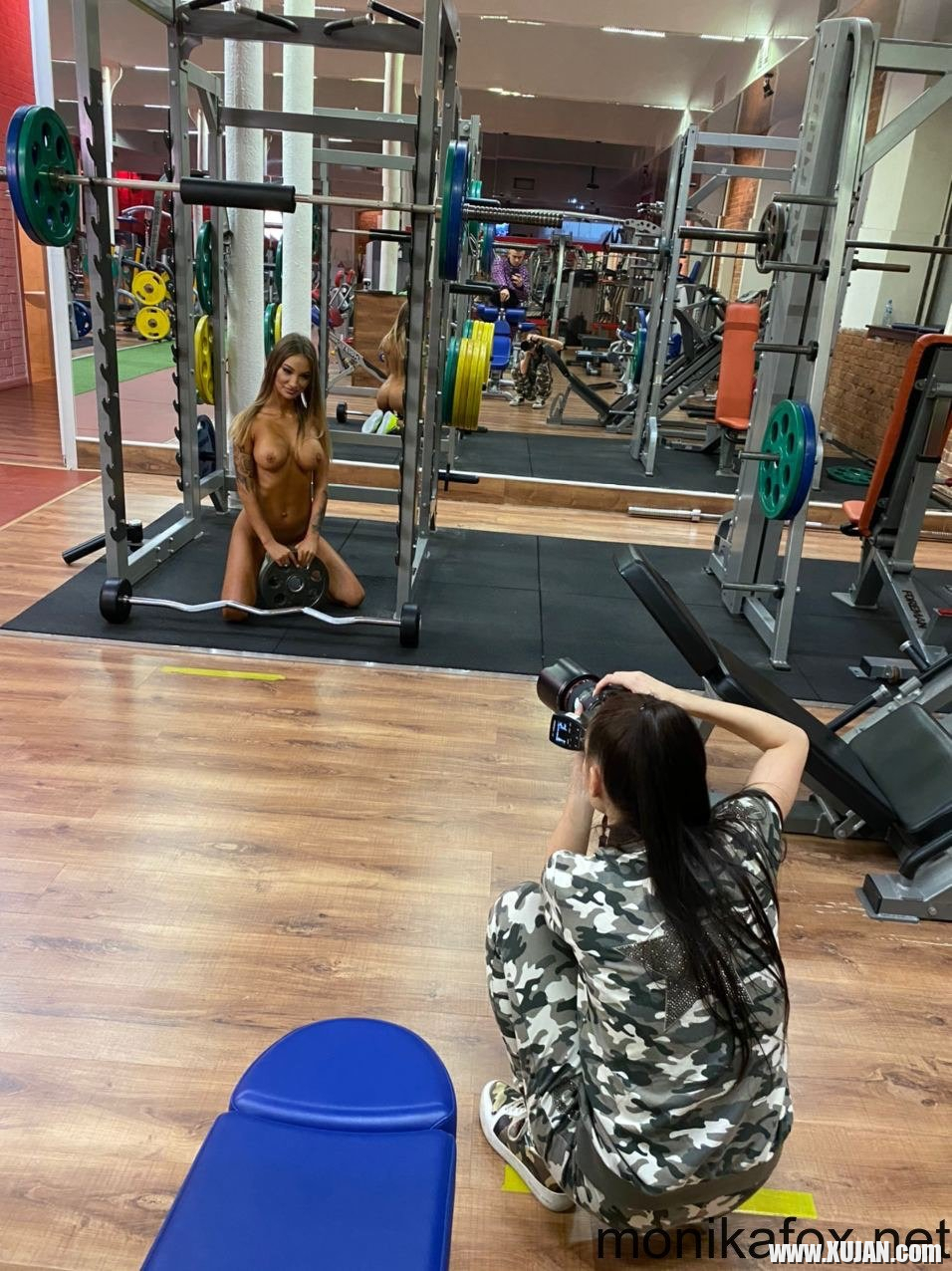 Hot babe Monika Fox loves working out completely naked in the gym - Photo #512793