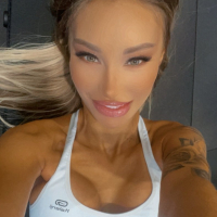 Gorgeous babe Monika Fox showing her sexy curves in the gym