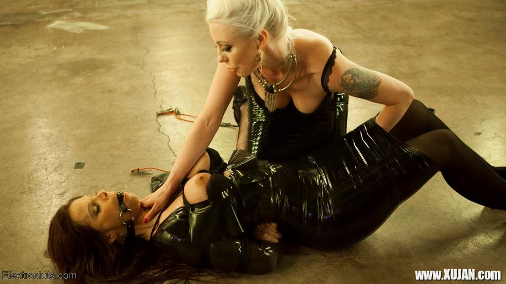 Lorelei Lee dominates her Slave in Bondage Session - Photo #516129