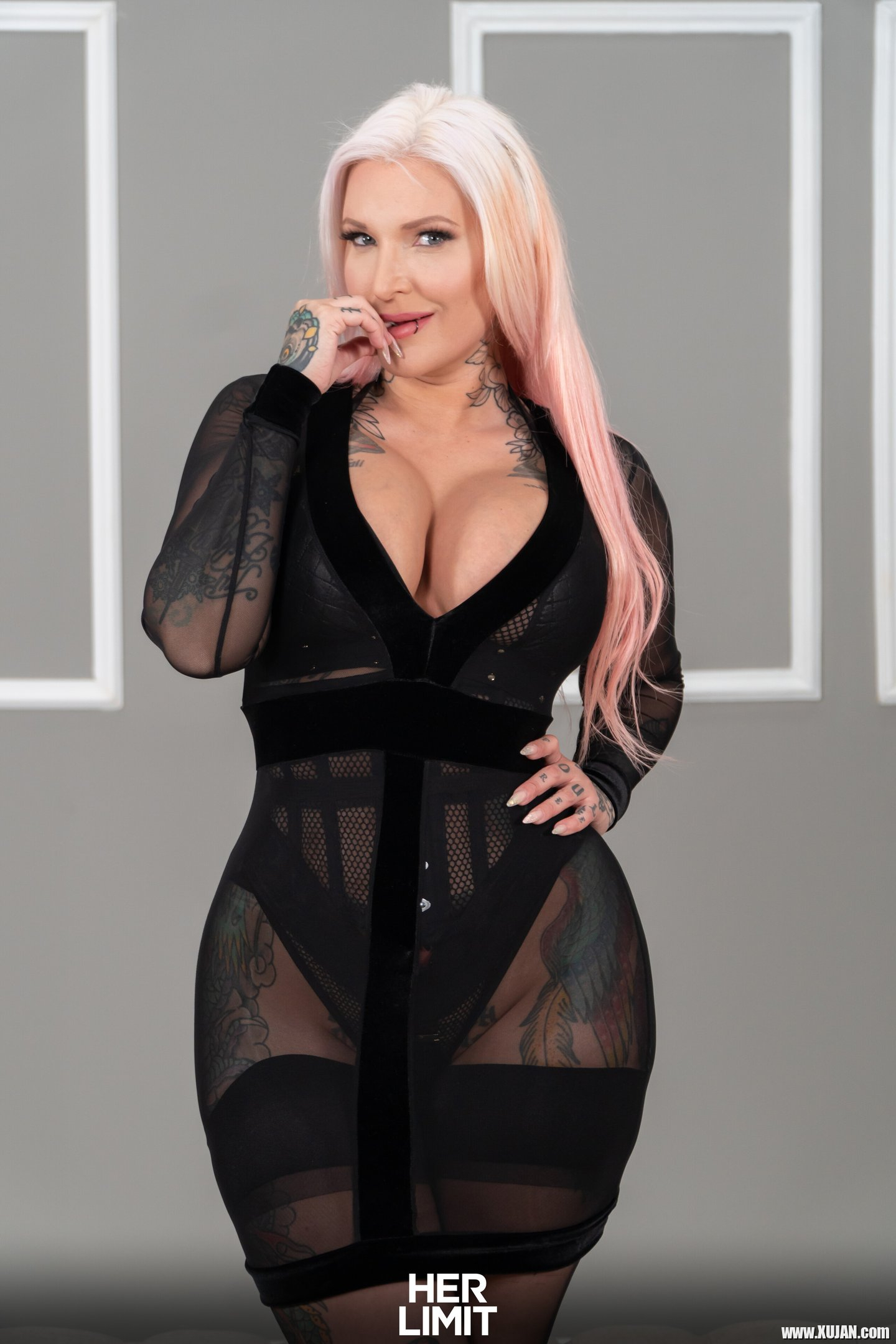 Wild tattooed blondie Alexxa Vice takes some intense anal banging - Photo #519810
