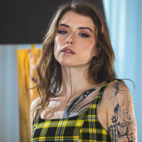 Kinky babe Eden Ivy masturbating with two big toys at the same time