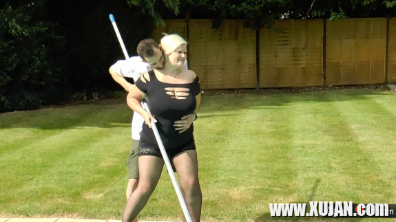 Lacey Starr and poolboy with big dick - Photo #527246