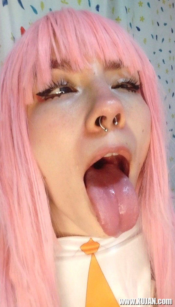 Zero Two Cosplay - Photo #540076
