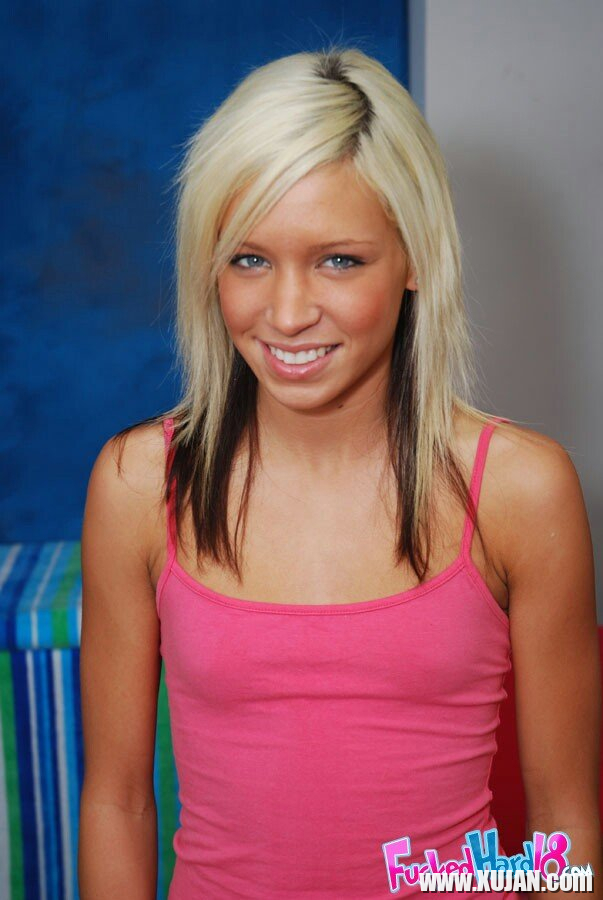 Charlie Sheens Girl Kacey Jordan gets a hot Massage - Photo #547926