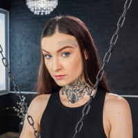 Pretty Tabitha Poison fits black shaft up her butt