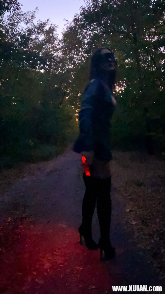 Light in my ass - Photo #552983