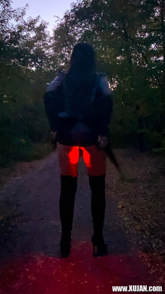 Light in my ass - Photo #552984