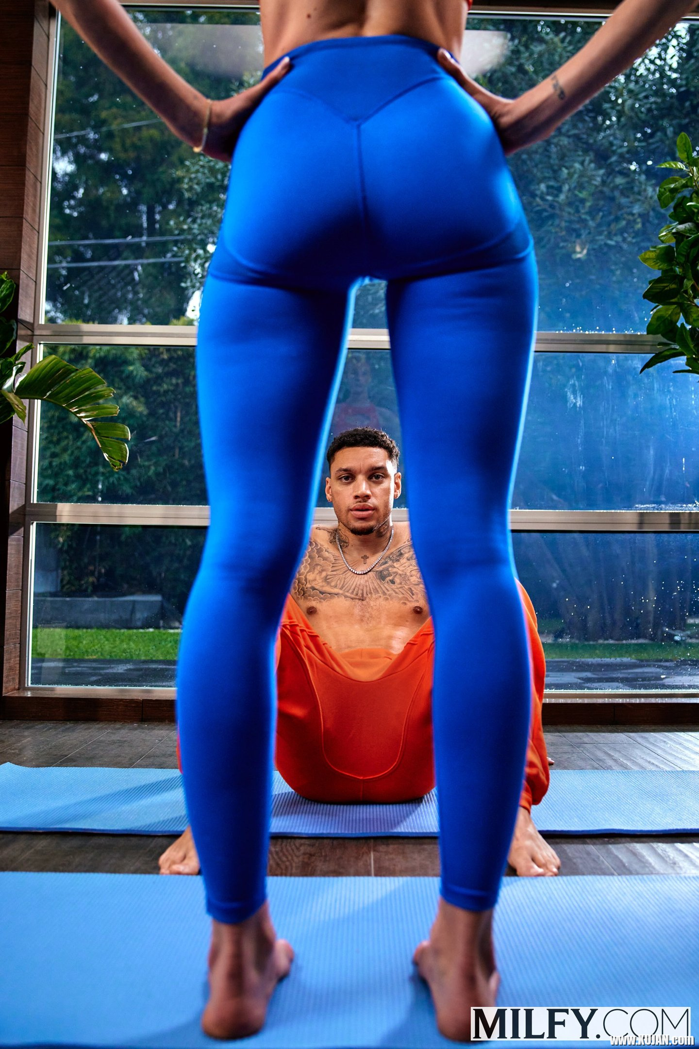 Gorgeous Barbie Feels enjoys riding a big black cock during yoga session - Photo #555003