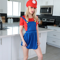 Gorgeous teen Braylin Bailey gets fucked by stepbro in Super Mario cosplay